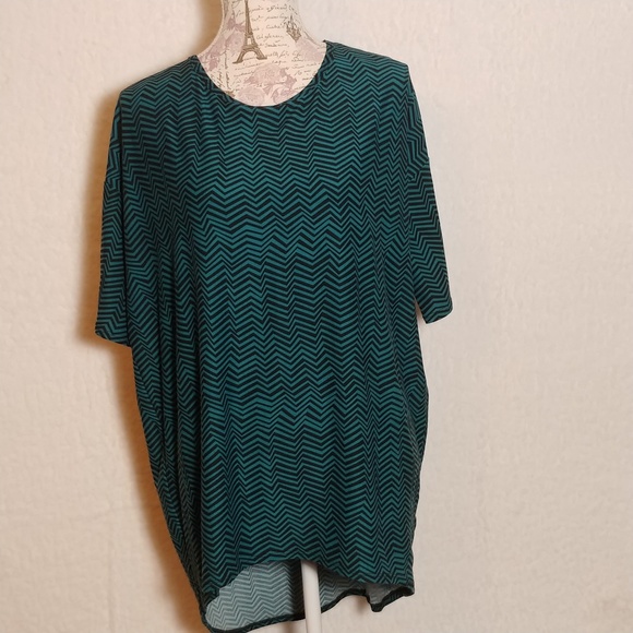 LuLaRoe Tops - LuLaRoe XS Turquoise / Black Short Sleeve Tunic